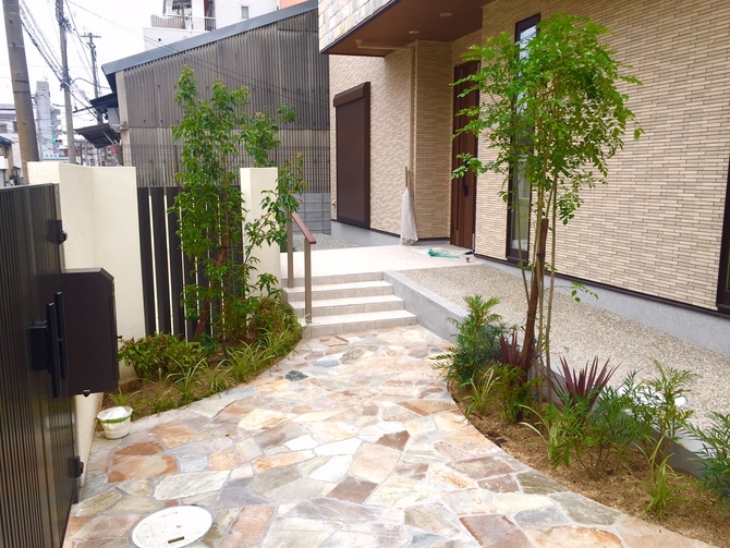 アプローチ施工例 – L様邸